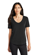Load image into Gallery viewer, Mercer &amp; Mettle Women’s Stretch Jersey Relaxed Scoop