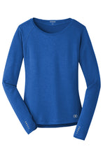 Load image into Gallery viewer, OGIO® ENDURANCE Ladies Long Sleeve Pulse Crew LOE321