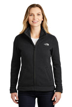 Load image into Gallery viewer, The North Face® Ladies Sweater Fleece Jacket NF0A3LH8
